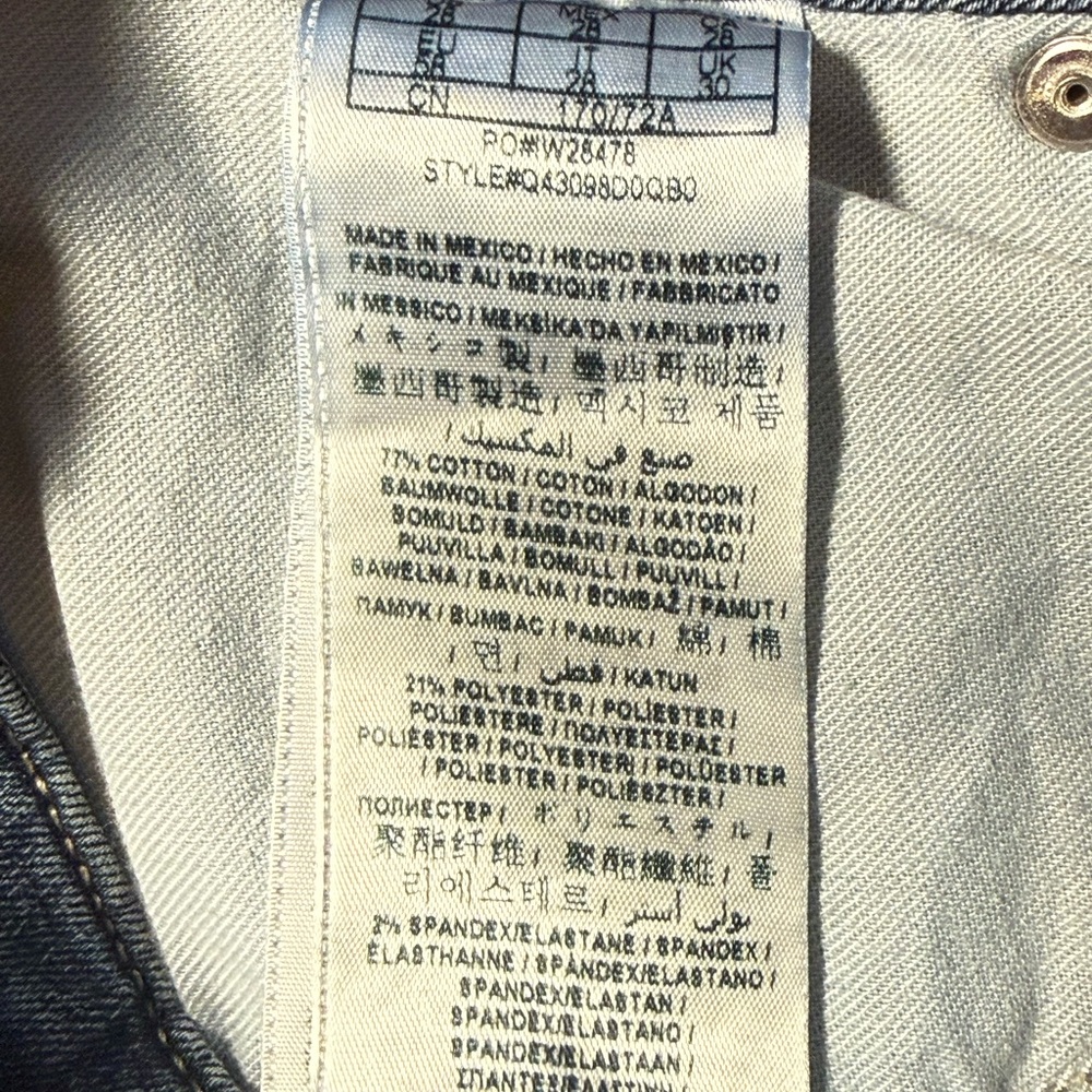Guess Women's Medium Rise “Sarah Fit” Skinny Jeans Size 28 - Picture 9 of 11